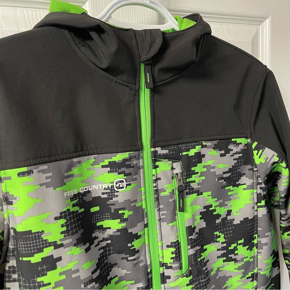 Free Country jacket with hood youth size XL 14-16 black green grey *like new*